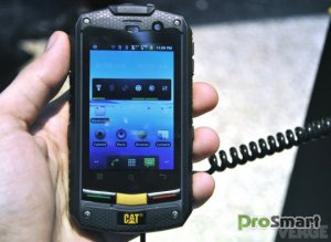 CeBIT 2012: “бронированный” Android-смартфон CAT B10 от Caterpillar