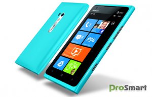 Nokia признает проблему с Lumia 900 и дает $100