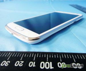 Смартфон Samsung Galaxy Premier GT-i9260 на фото