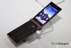 Samsung W2014 - флип-фон за $1640